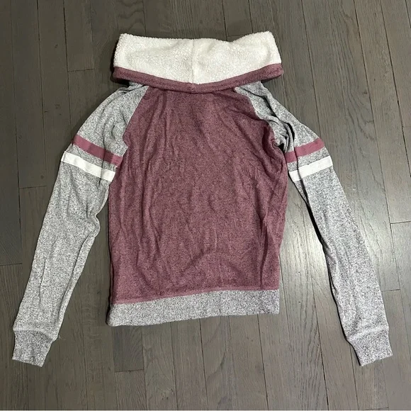 Inspired Hearts Funnel Neck Faux Fur Long Sleeve Lightweight Sweatshirt - Picture 5 of 7